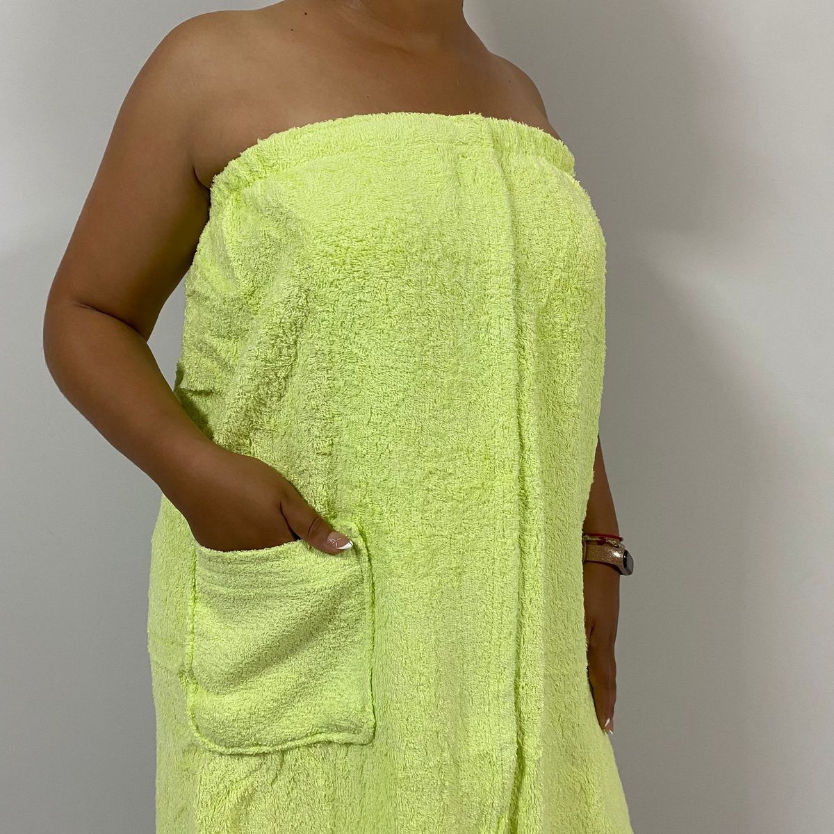 GENERICO - Salida de baño medio cuerpo - Verde limon