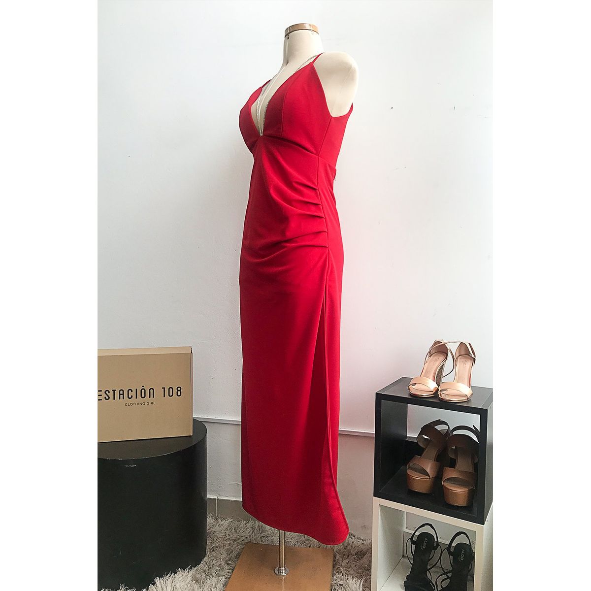 GENERICO - Vestido Largo Escote Profundo Monaco Color Rojo Estacion 108