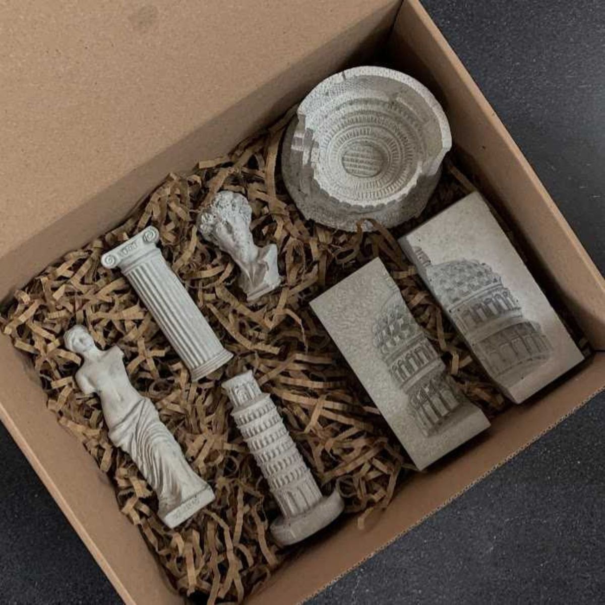 GENERICO - Set Esculturas de Concreto Torre Pisa Coliseo