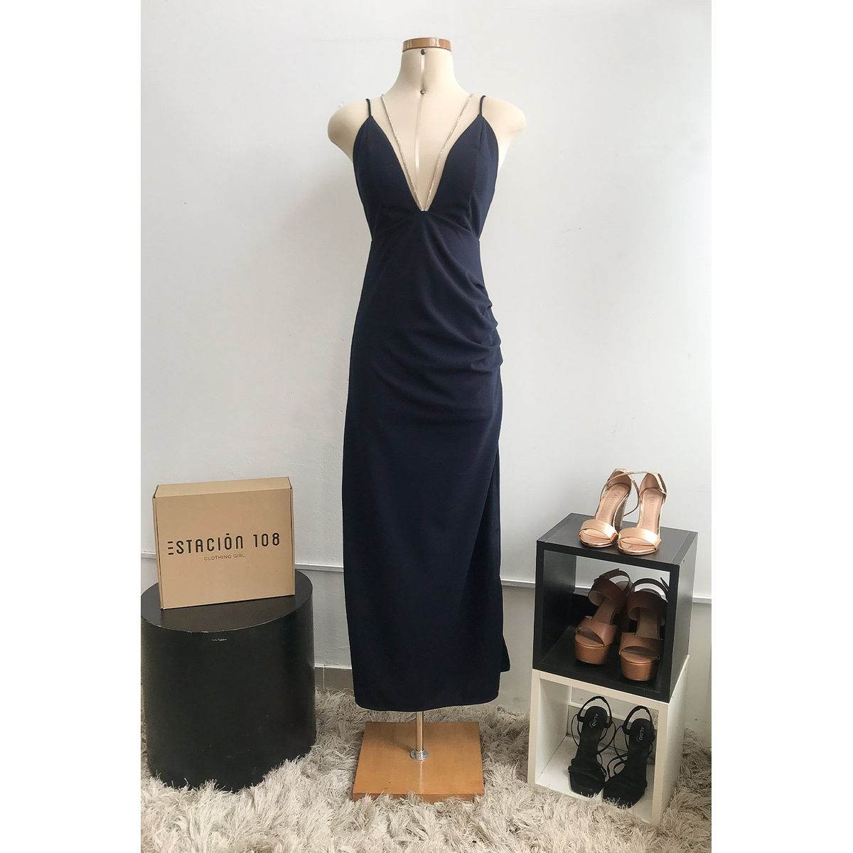 GENERICO - Vestido Largo Escote Profundo Monaco Color Azul Noche Estacion 108