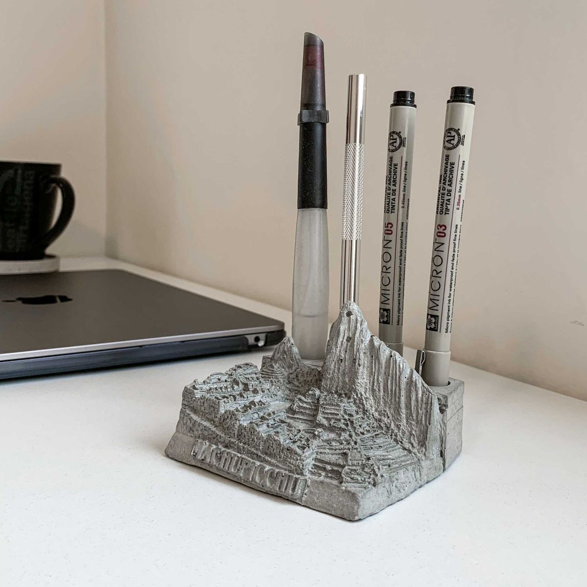 GENERICO - Portalápices de Concreto Machu Picchu Escultura