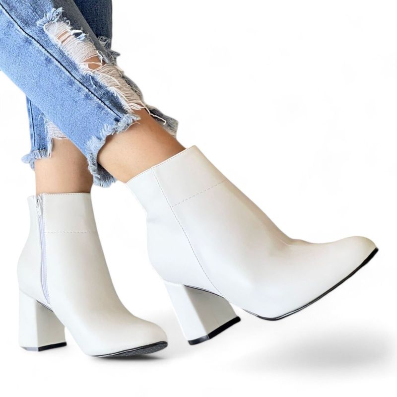 GENERICO - BOTIN MUJER CASUAL TACO 7 1022L-60 color blanco.-