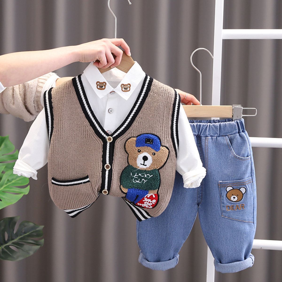 GENERICO - ROPA DE NIÑO DE OSITOS DE 3 PIEZAS (CHALECO+ PANTALON+ CAMISA)