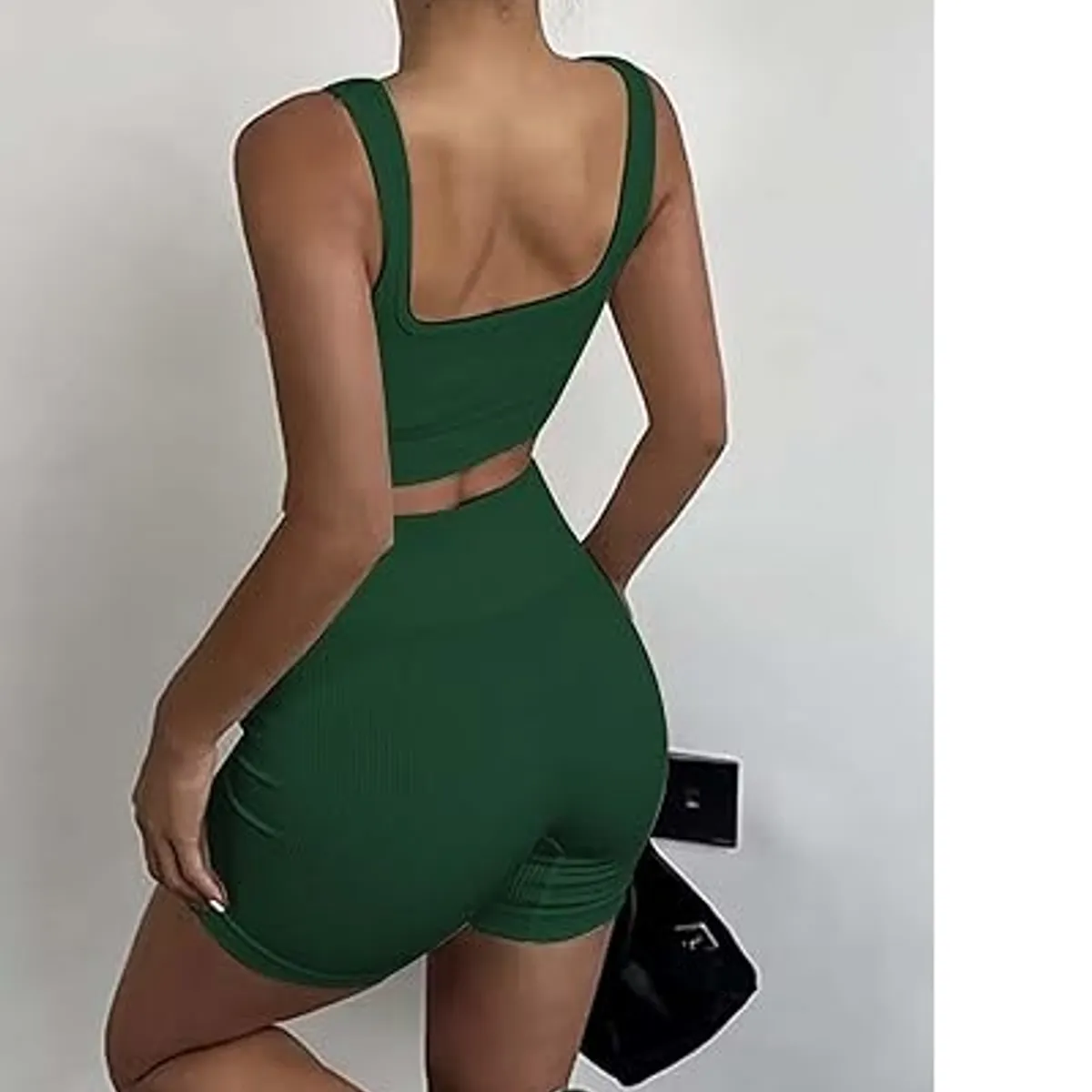 GENERICO - CONJUNTO DEPORTIVO DE TOP Y SHORT VERDE OLIVA