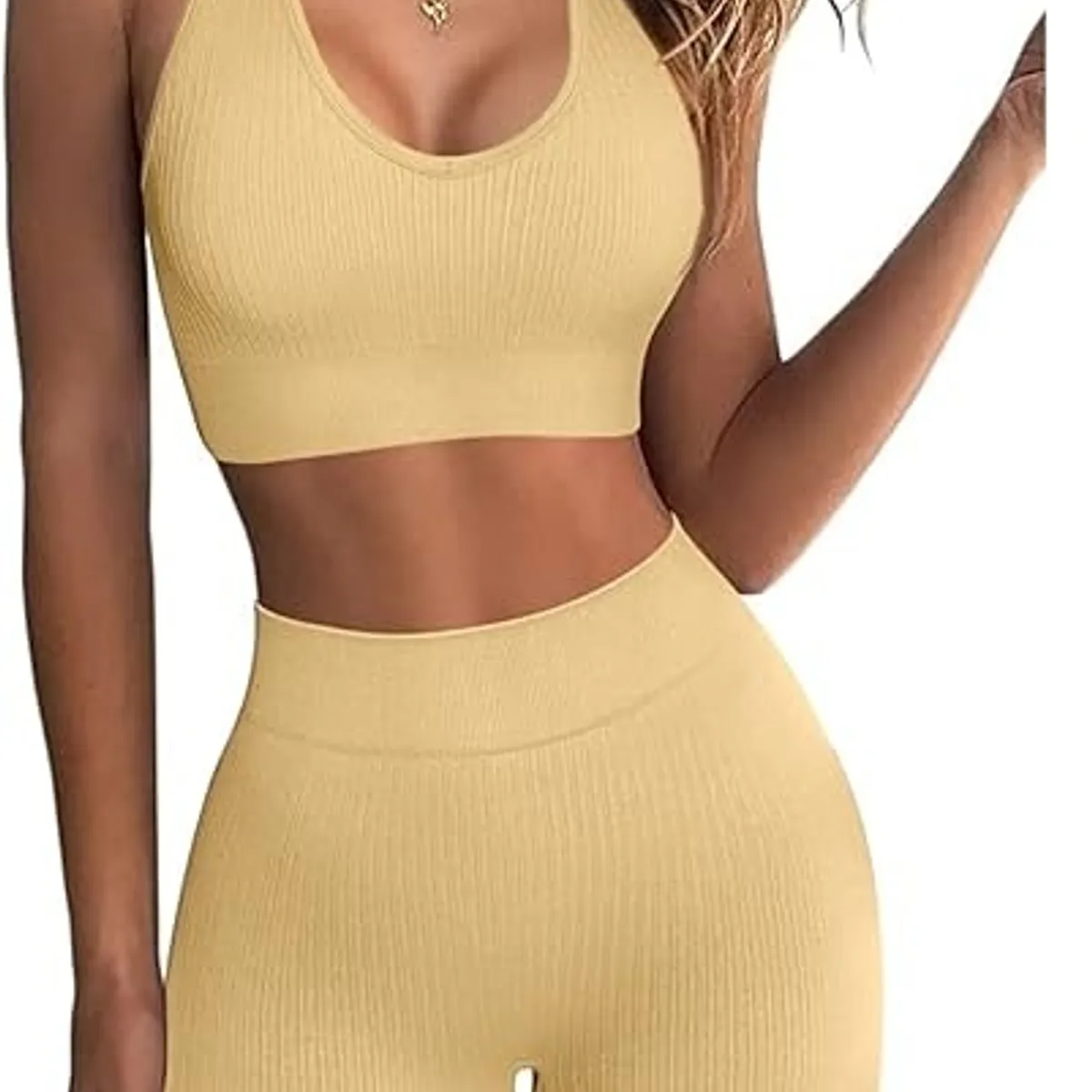 GENERICO - CONJUNTO DEPORTIVO DE TOP Y SHORT BEIGE