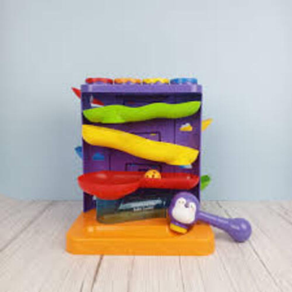 FIVE - TORRE DE PELOTAS DE COLORES CON MARTILLO