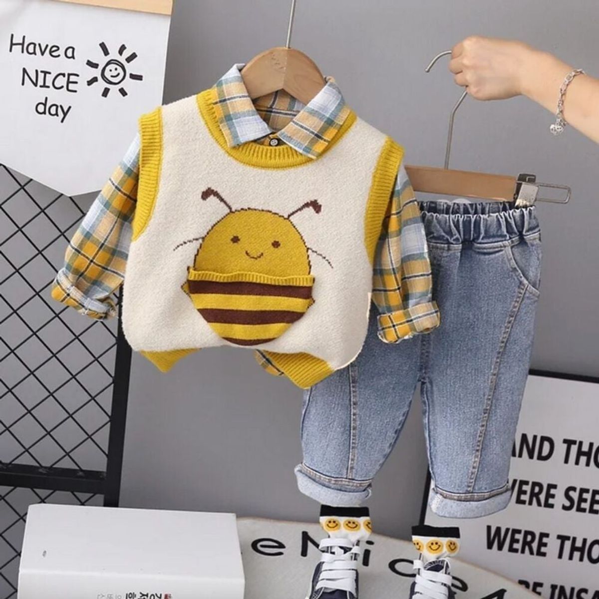 GENERICO - ROPA CONJUNTO PARA NIÑO DE ABEJITA DE 3 PIEZAS