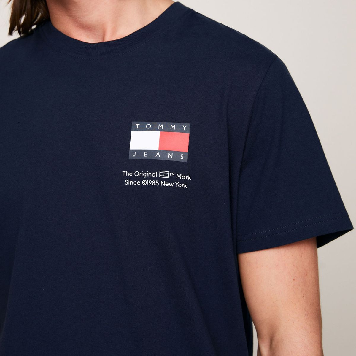 TOMMY HILFIGER - CAMISETA M/C TJM SLIM ESSENTIAL FLAG TEE EX