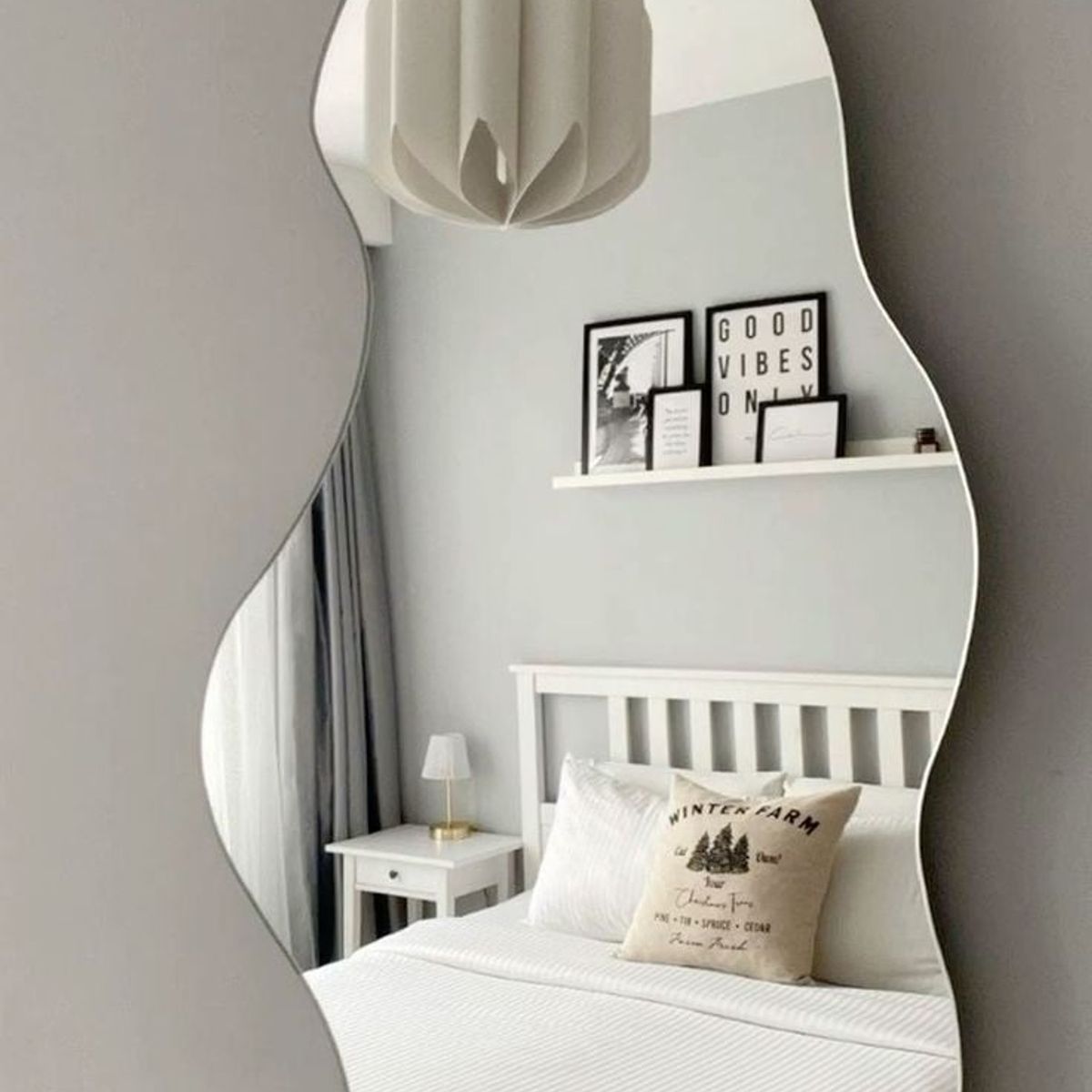 GENERICO - Espejo Decorativo Florencia Forma Irregular Iluminado