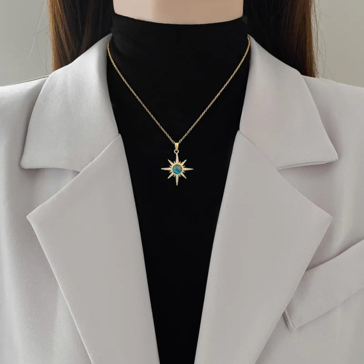 GENERICO - Collar con Dije de Estrella y Universo Elegancia en Acero Dorado