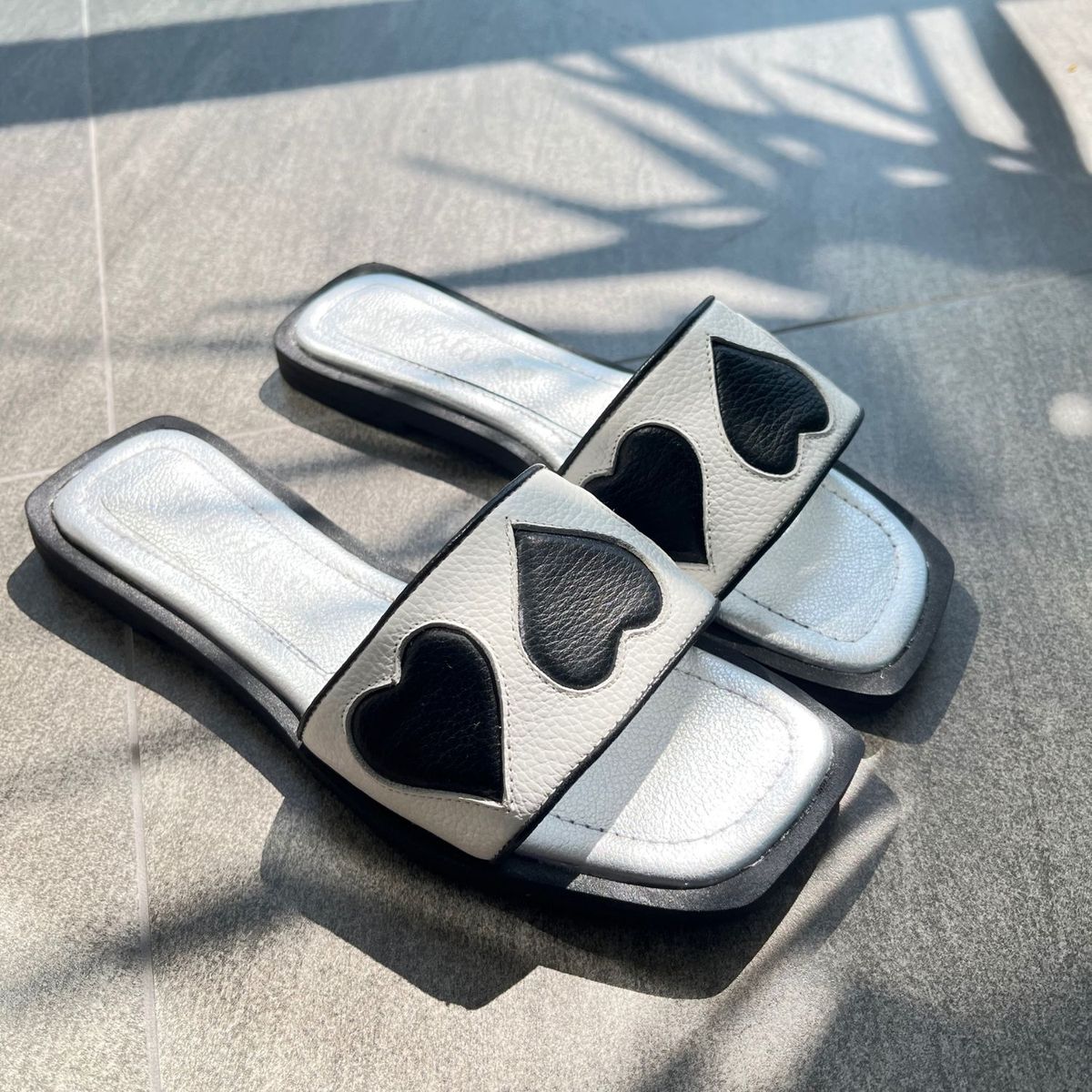 SAPATU - SANDALIAS DE CUERO MUJER NEGRO BLANCO LOVE