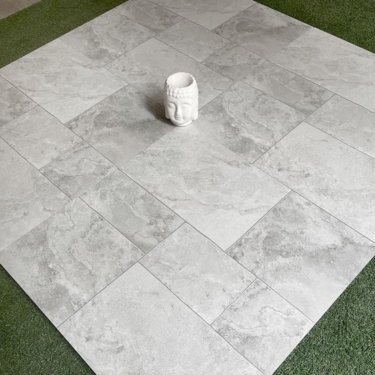 EJESA CREA TU ESPACIO IDEAL - PORCELANATO MATE CARAVISTA PLATA 60X60cm  144m2