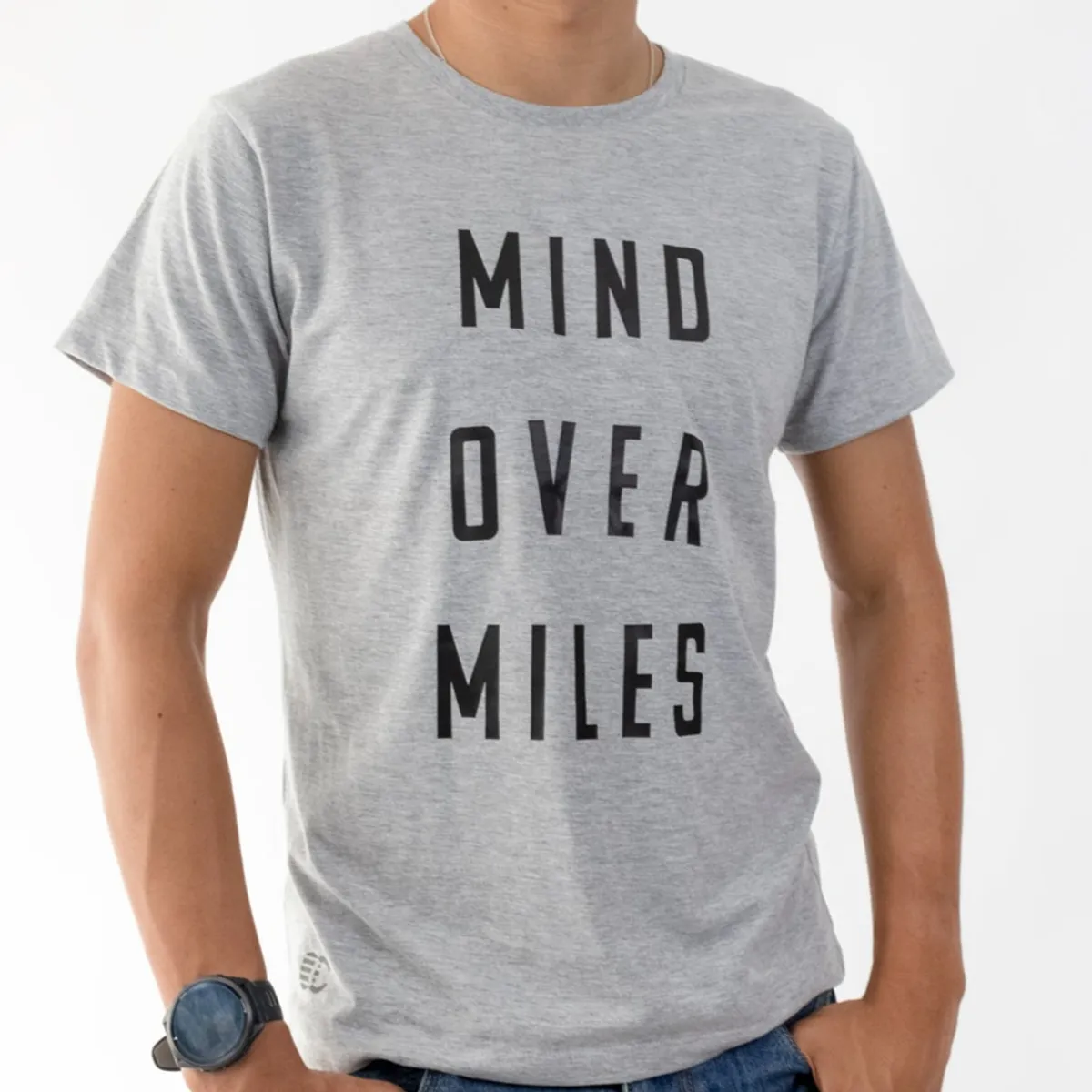 CINCO AM - CAMISETA LIFESTYLE MAN GRAY MIND OVER MILES  - CINCO AM