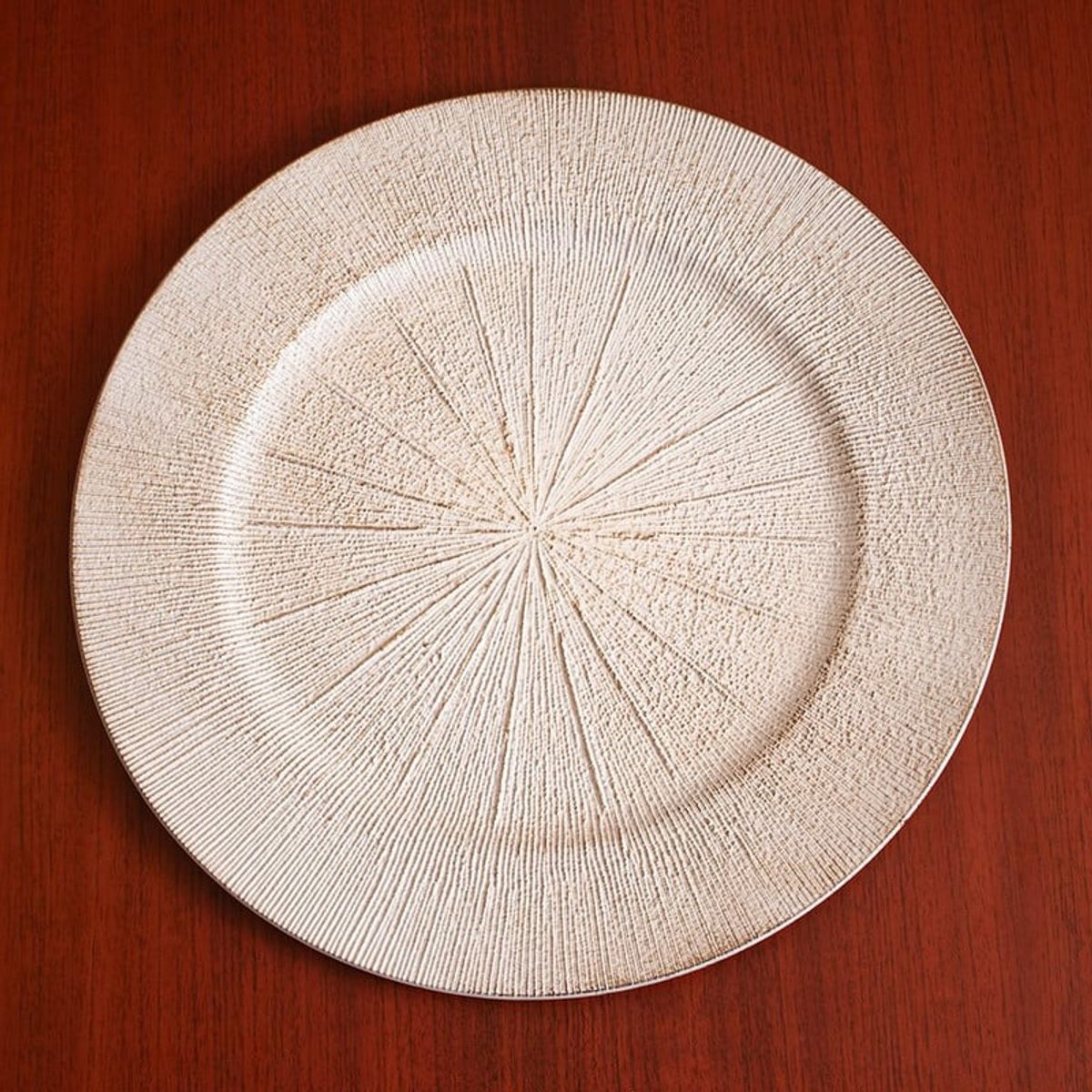 PANADECOR - Plato de Sitio Texturizado con Patrón de Rayos Beige