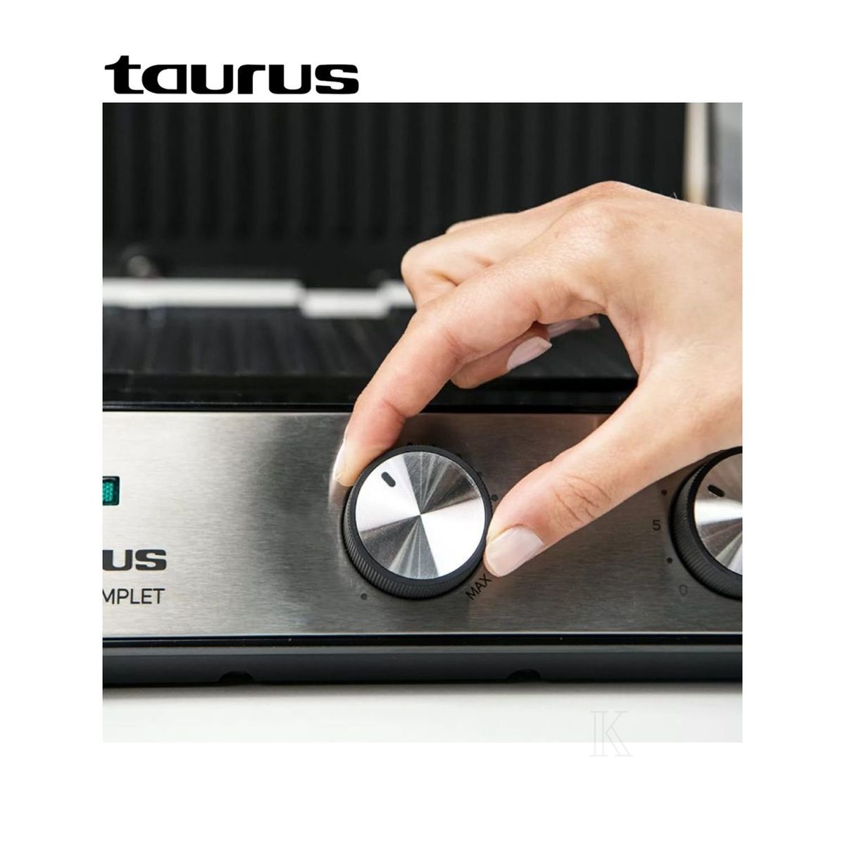 TAURUS - Sandwichera Grill Taurus con Temporizador y Control de Temperatura