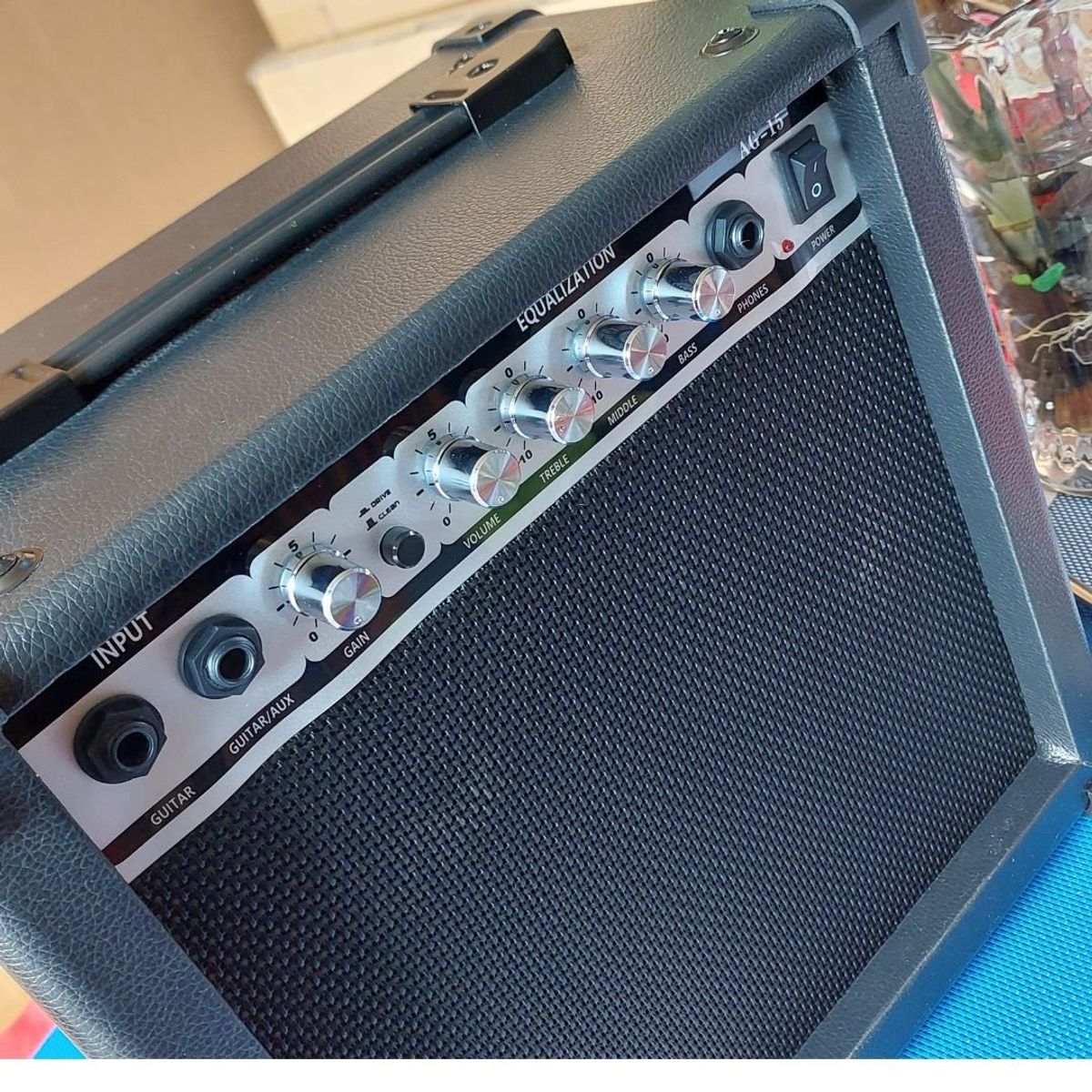 GENERICO - Amplificador De 15w Para Guitarras Eléctrica & Acústica