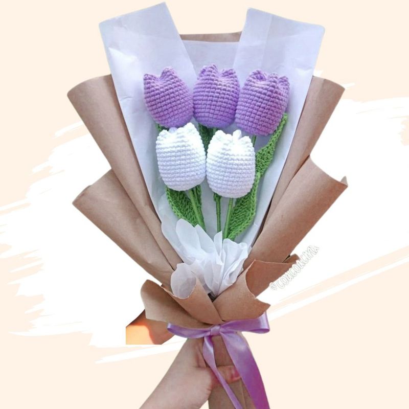 GENERICO - Ramo x 05 Tulipanes Eternos Tejidos a Crochet Flores