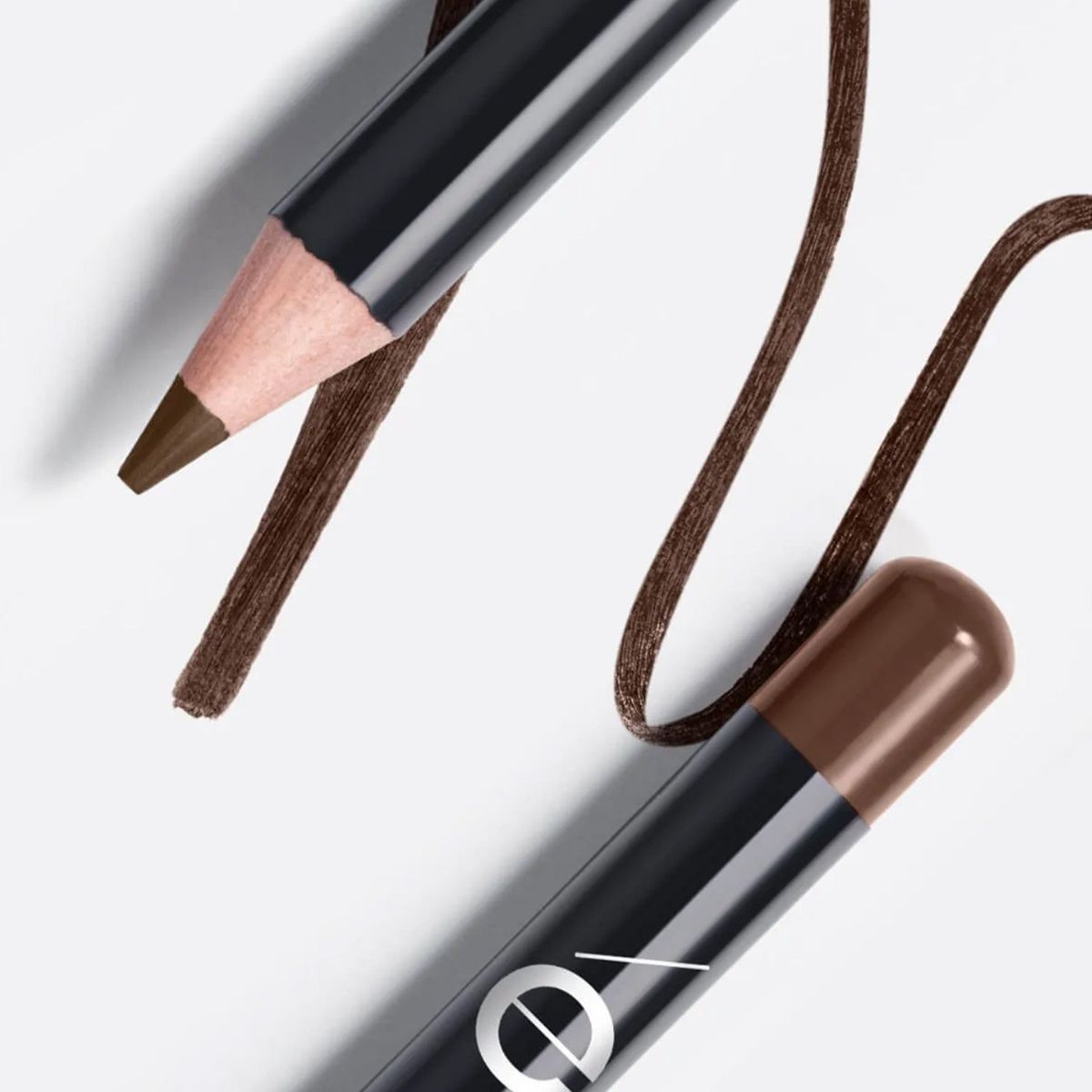 ESIKA - Lápiz Delineador de Cejas Castaño Natural ESIKA