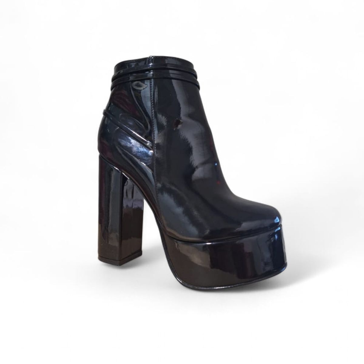 GENERICO - 015L-80 Bota Mujer Yomar Charol Yenifer Paz Color Negro