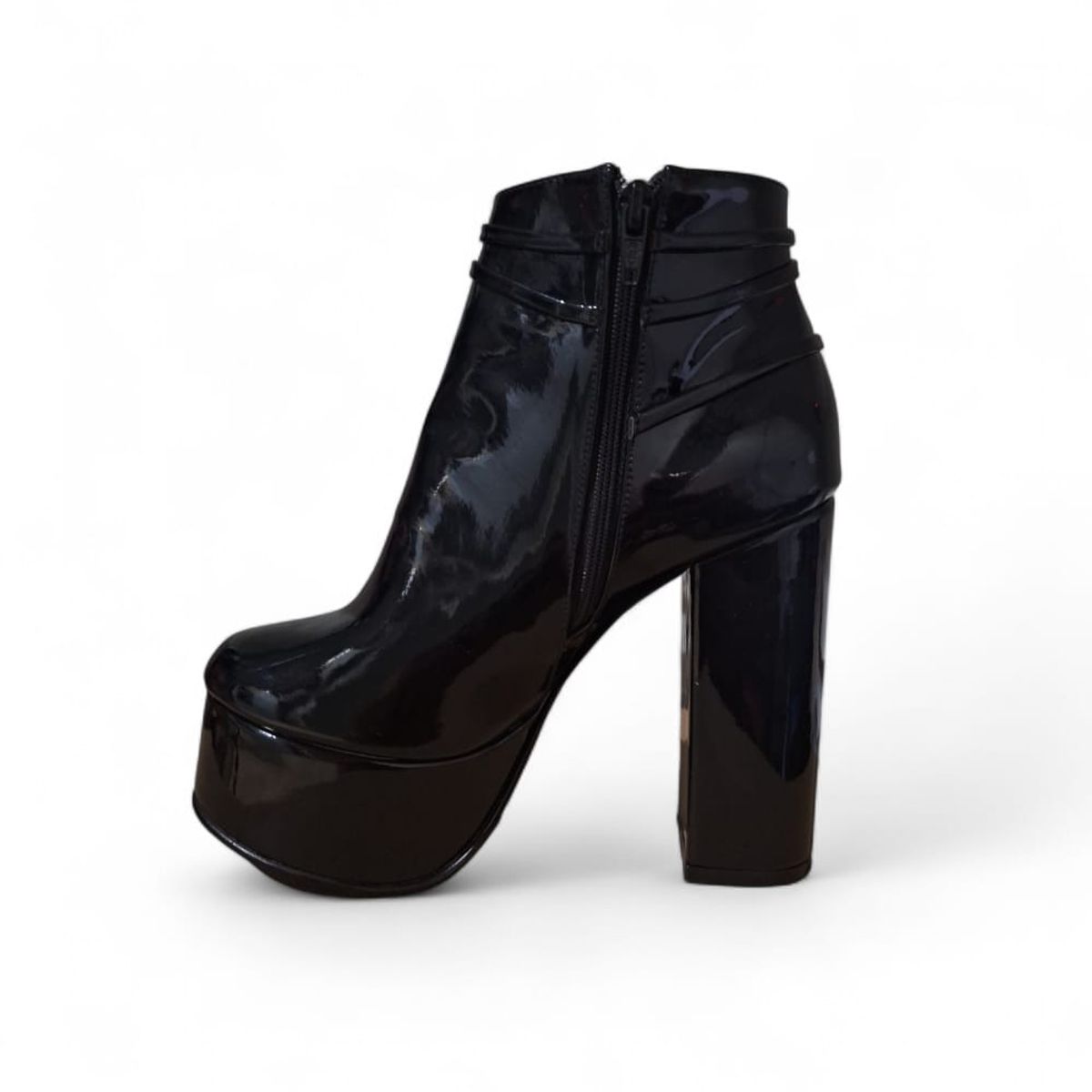 GENERICO - 015L-80 Bota Mujer Yomar Charol Yenifer Paz Color Negro