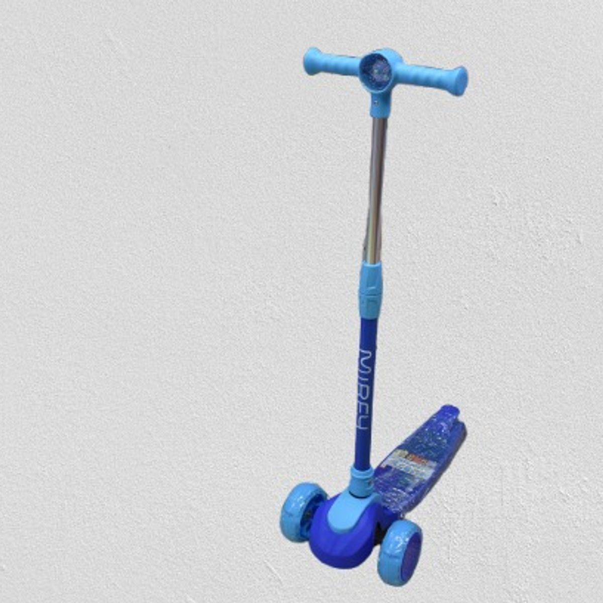 GENERICO - SCOOTER   CON LUCES Y BLUETOOTH COLOR AZUL Y CELESTE