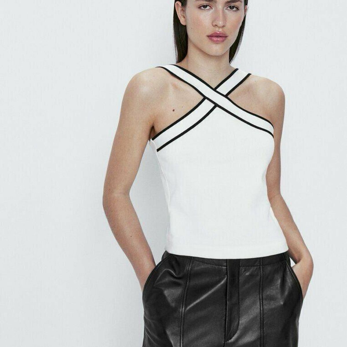 AMA OUTFITTERS - TOP DE HILO CRUZADO AMA