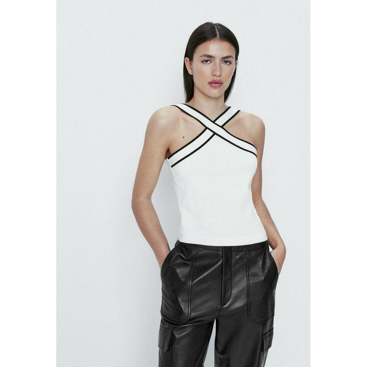 AMA OUTFITTERS - TOP DE HILO CRUZADO AMA