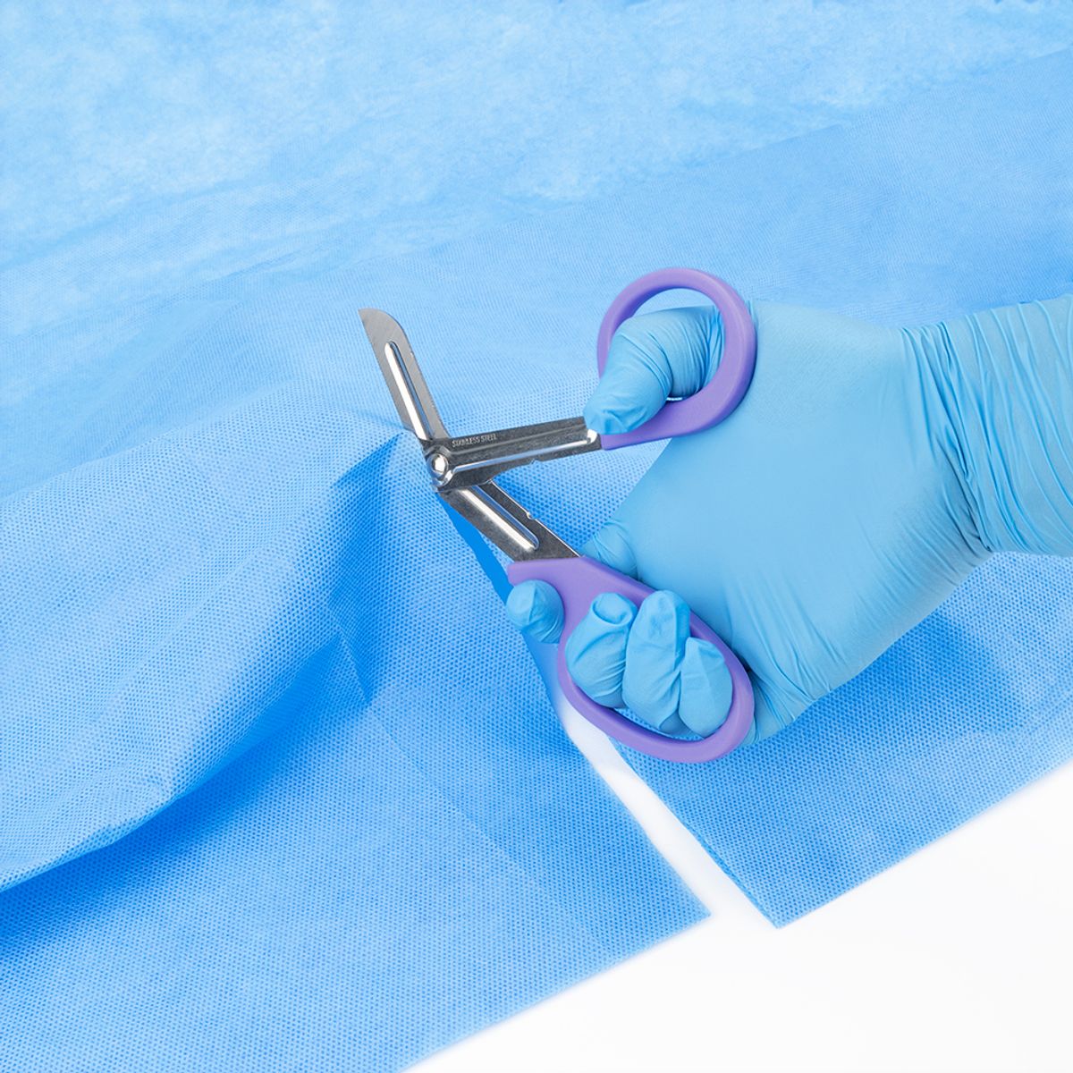 GENERICO - Tijera de Trauma Profesional Punta Roma de 19 CM Morado