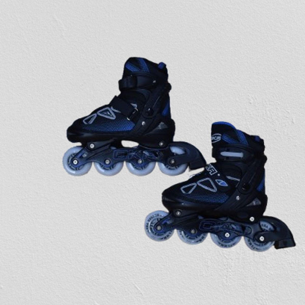 OKA - PATINES NEGRO Y AZUL MARCA OKA ENCIENDE LUCES TALLA M 34-37