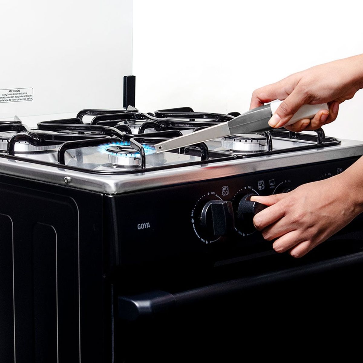 INDURAMA - COCINA A GAS  INDURAMA 4 HORNILLAS GOYA BLACK