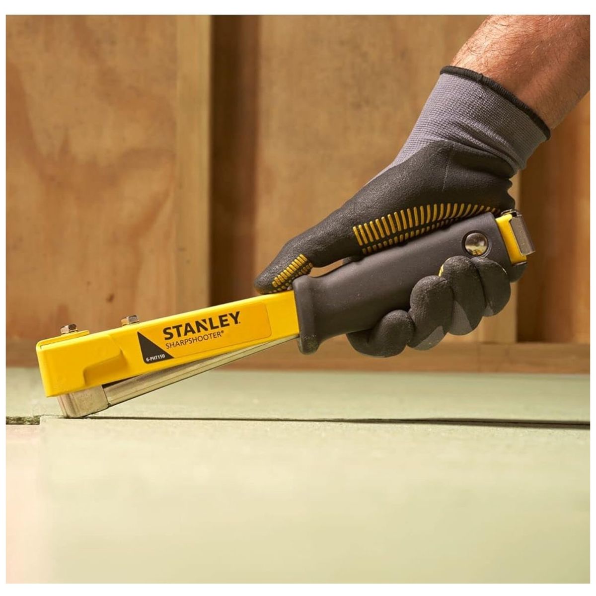 STANLEY - Engrapadora de impacto profesional uso rudo PHT150 STANLEY