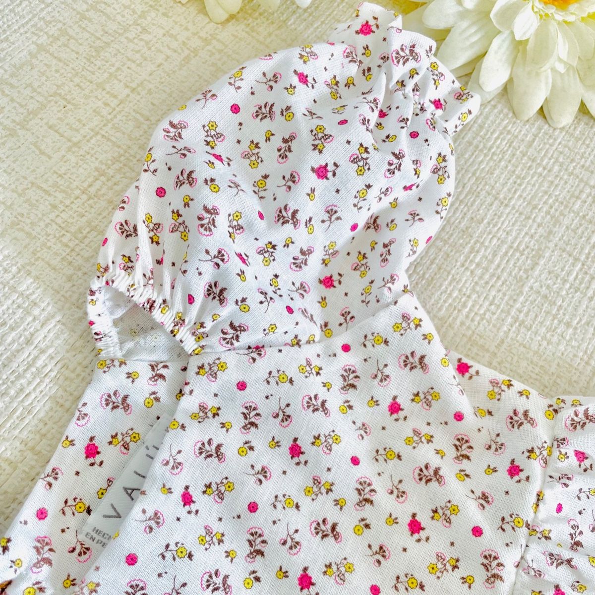 VALU MODA INFANTIL - Vestido Blanco con Flores