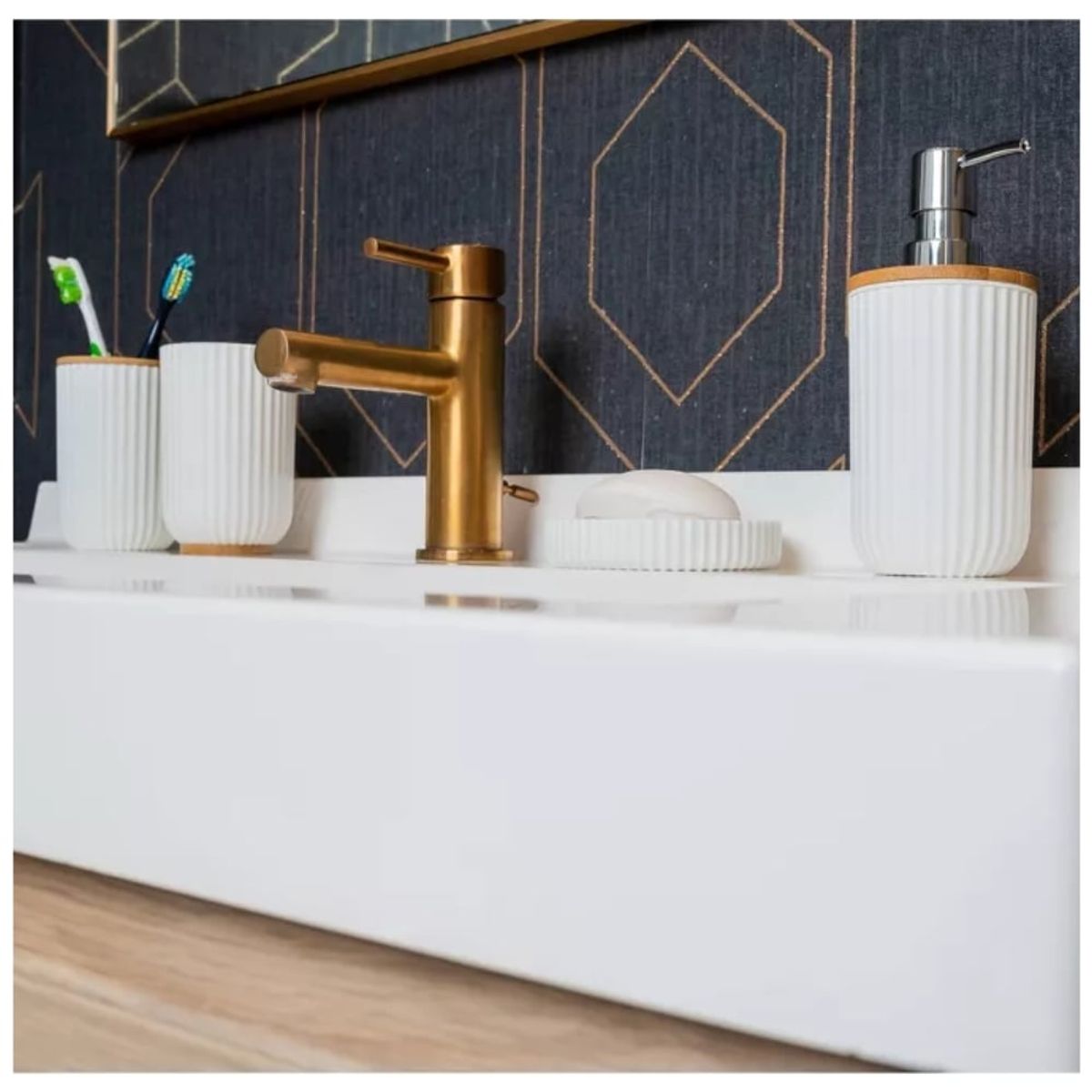 MINARI - Kit 4 Accesorios para Baño Dispensador de Jabón Jabonera Blanco KB4