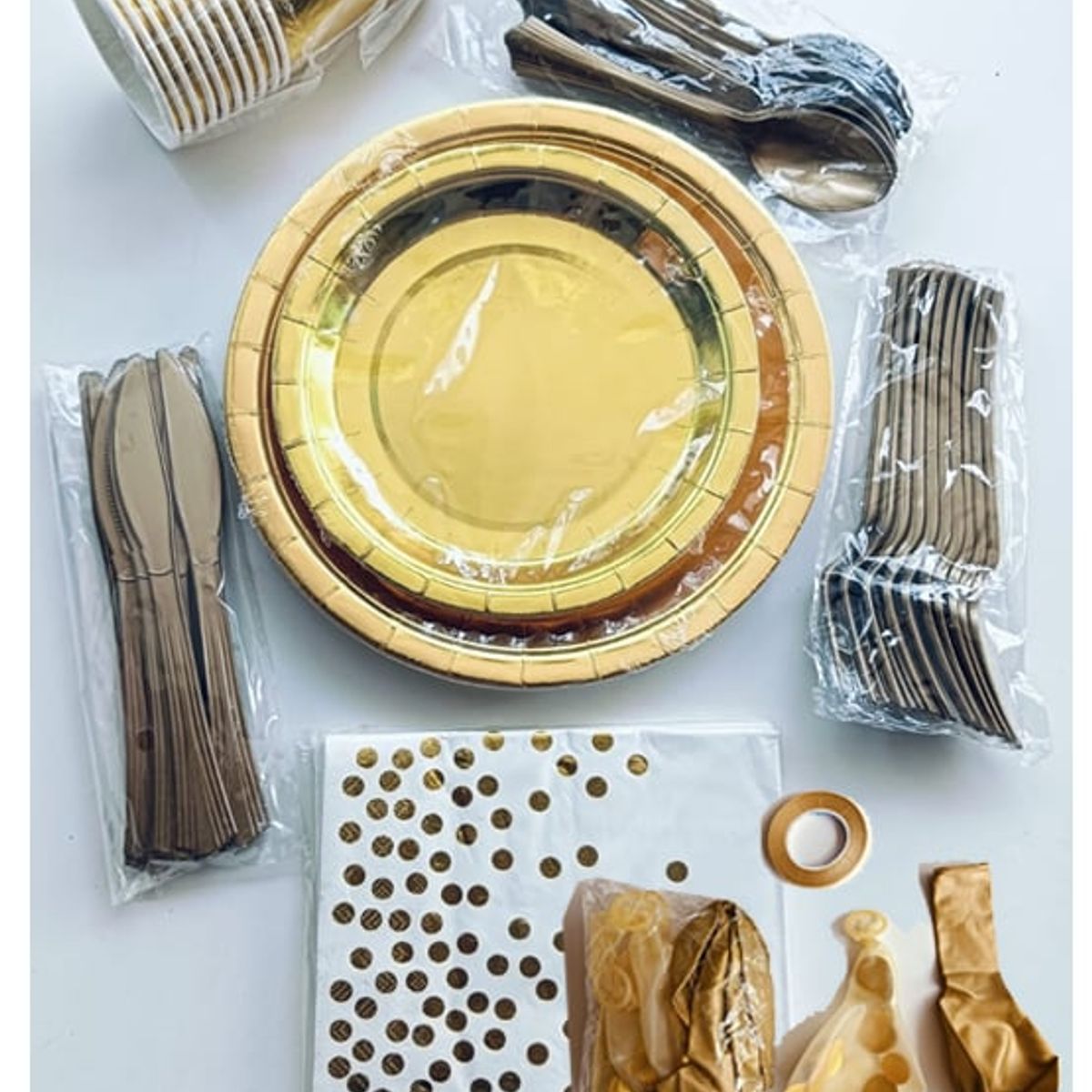 GENERICO - SET Fiesta Descartables 10Vasos+20Platos+20 servilletas+30cubiertos+Globos