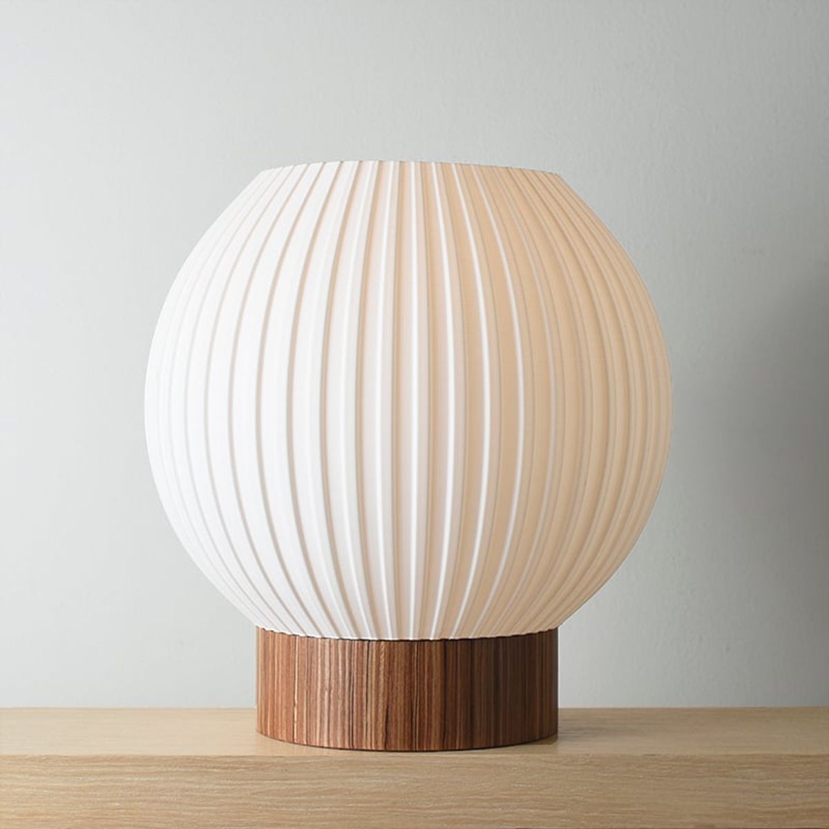 GENERICO - Lámpara de madera con Pantalla 3D Ramasi