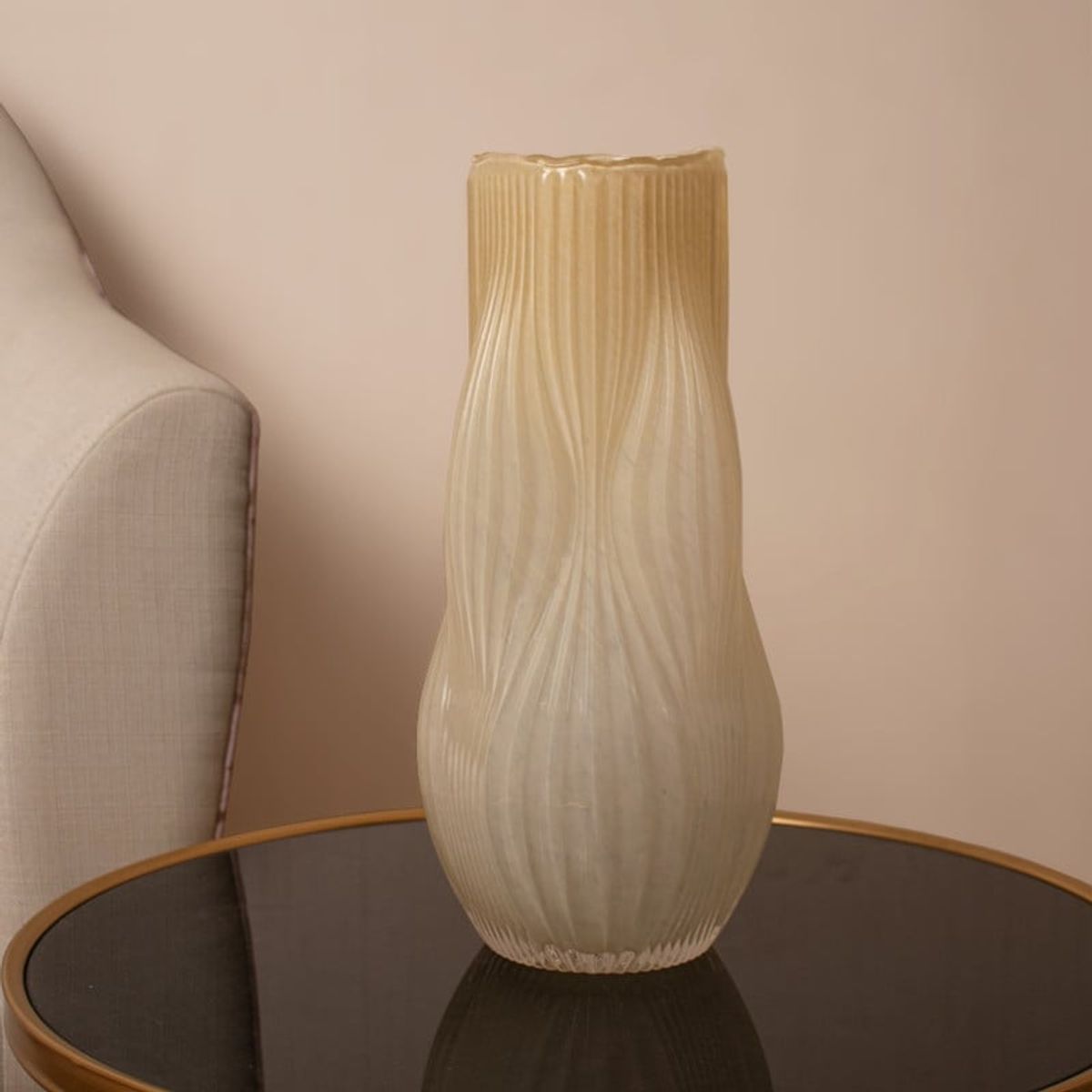 PANADECOR - Florero Panadecor Ondulado Marfil Ámbar Con Textura De Vidrio 32Cm