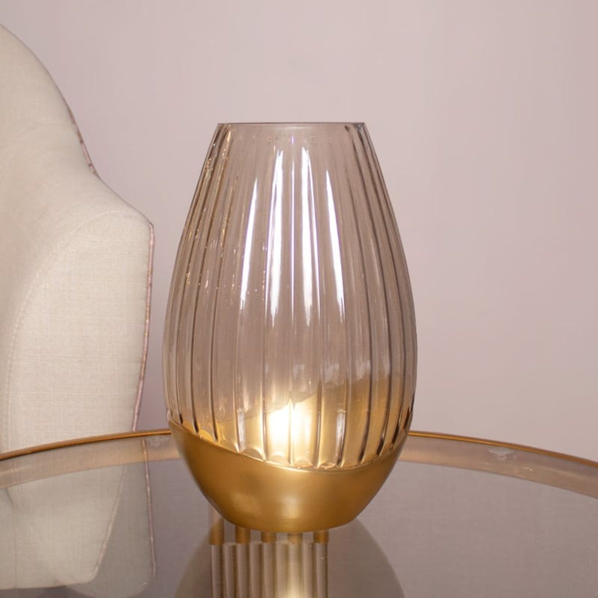 PANADECOR - Florero de Vidrio Transparente y Base Dorada 28cm