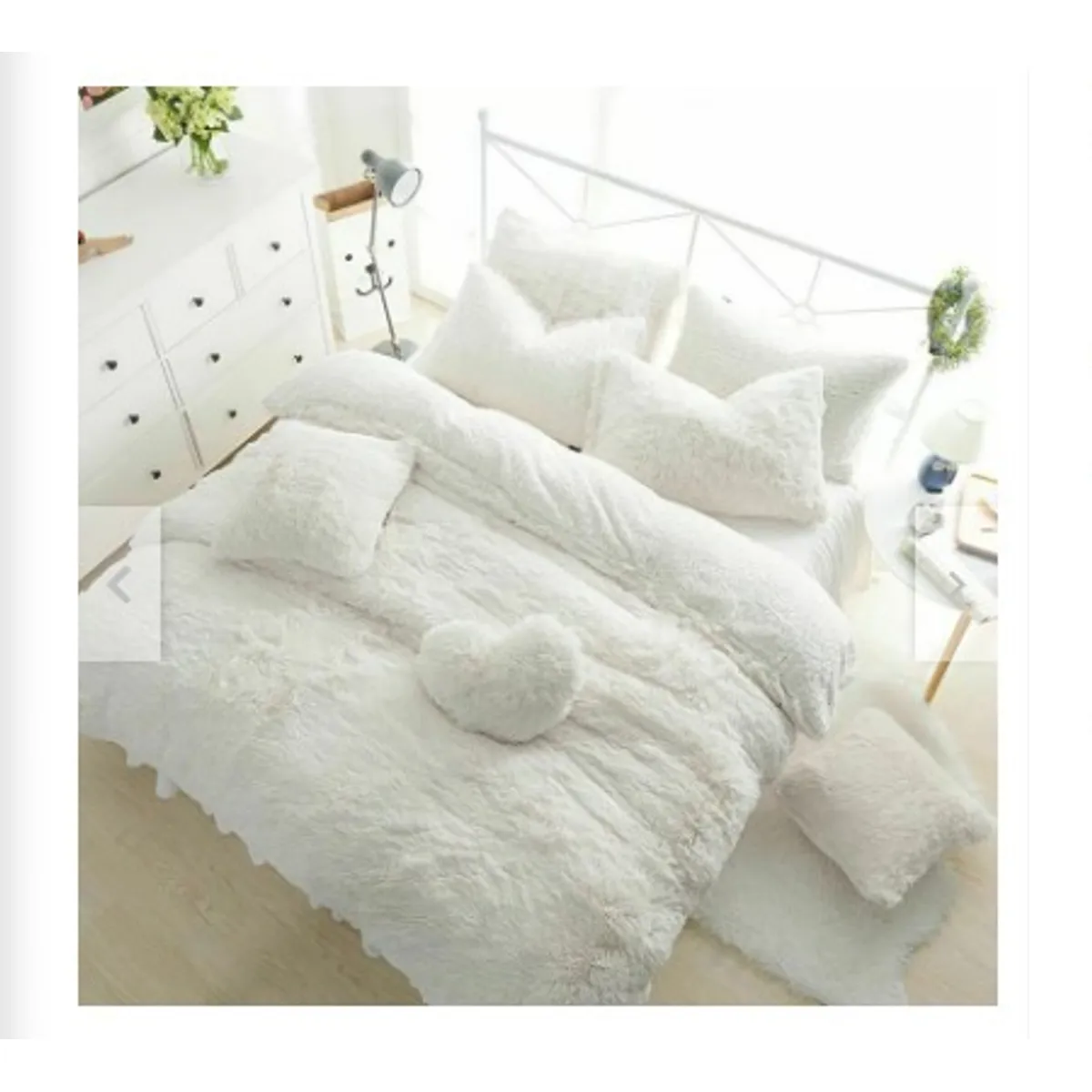 GENERICO - CUBRECAMA  TRES  PLAZAS KING DE PELUCHE PELO CORTO BLANCO