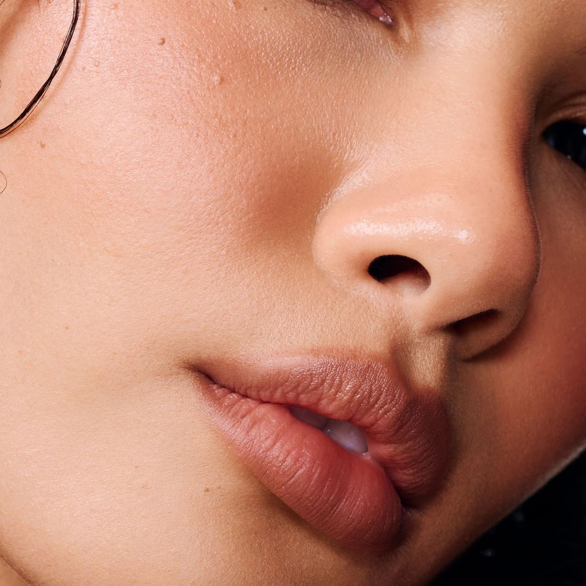 RHODE - Peptide lip shape Twist (topo cálido) 0.77 ml Rhode