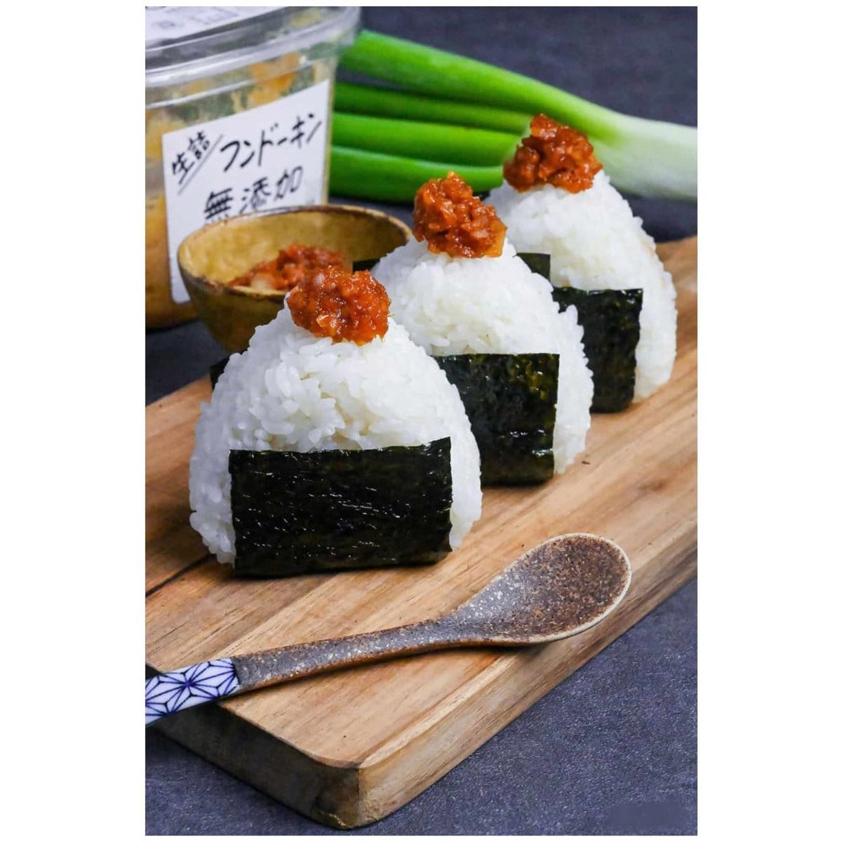 GENERICO - Pack Onigiri Picante 4u Molde Shiracha Arroz Alga Nori