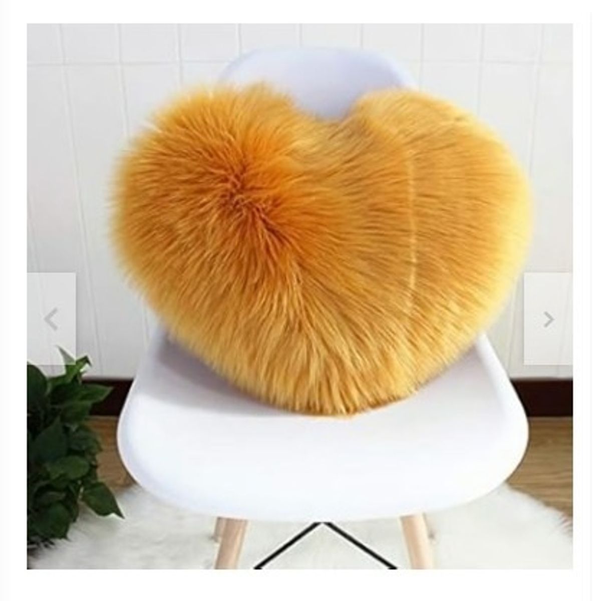 GENERICO - COJIN CORAZON PELO LARGO 35X35 mostaza