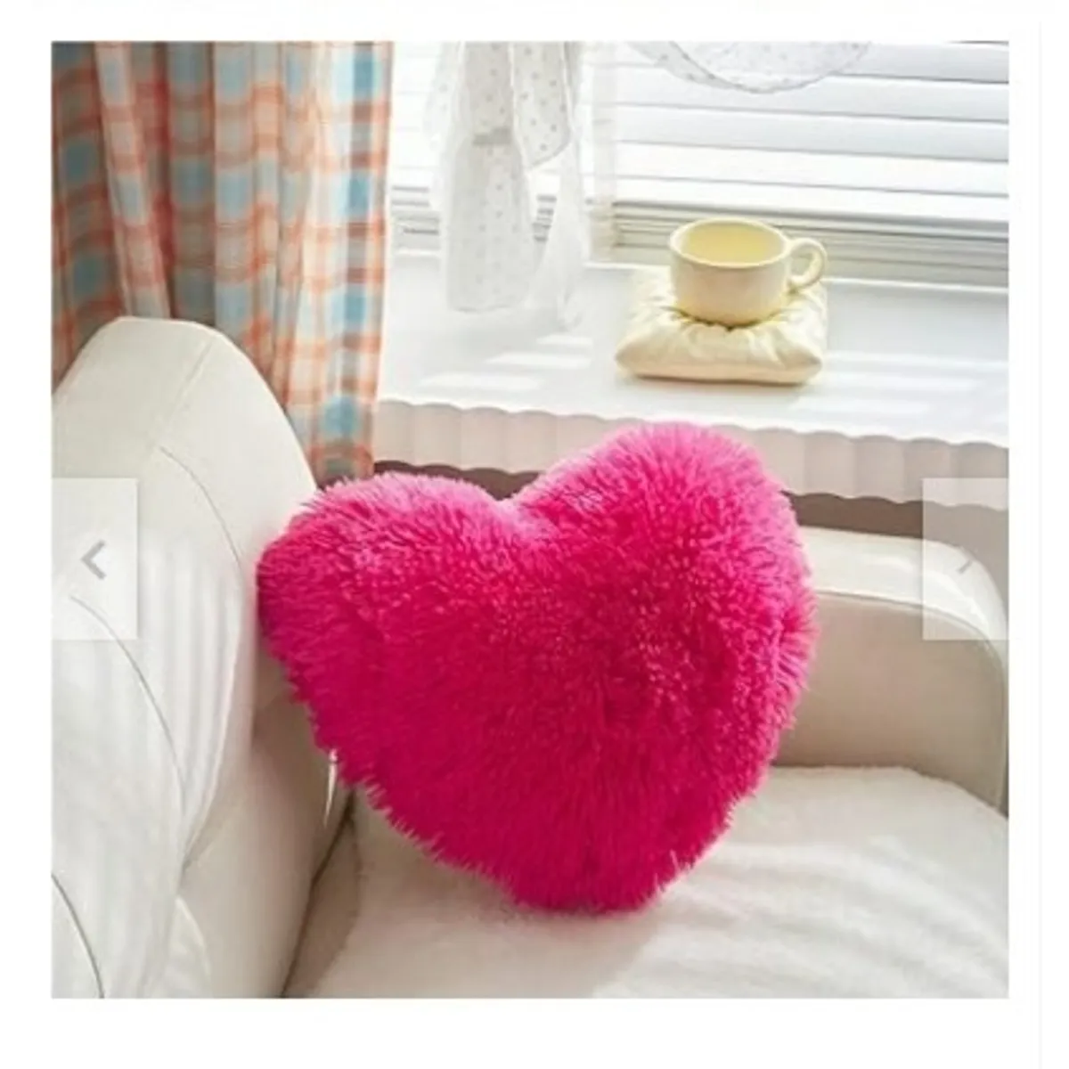 GENERICO - COJIN CORAZON PELO LARGO 35X35 fucsia