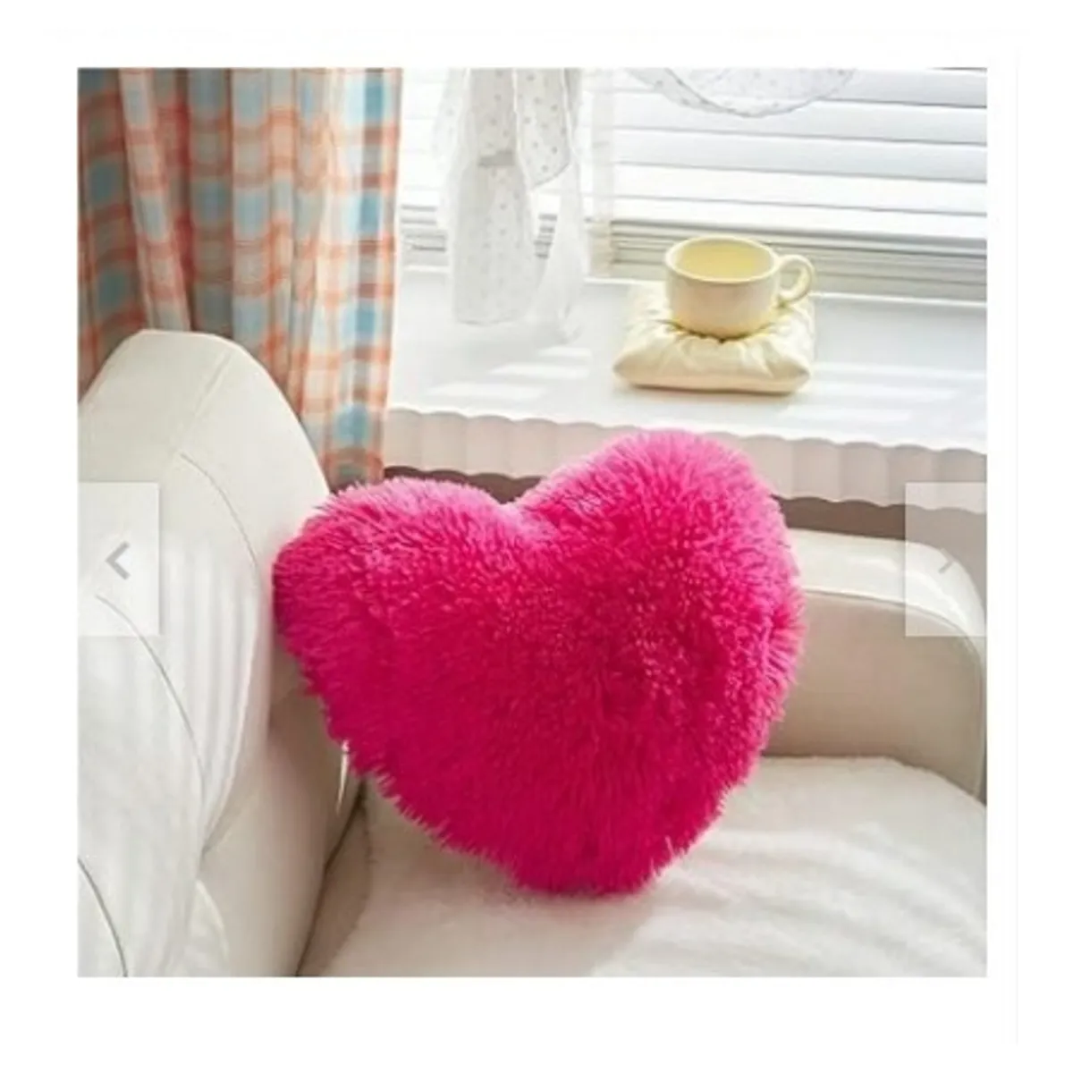 GENERICO - COJIN CORAZON PELO LARGO 35X35 fucsia