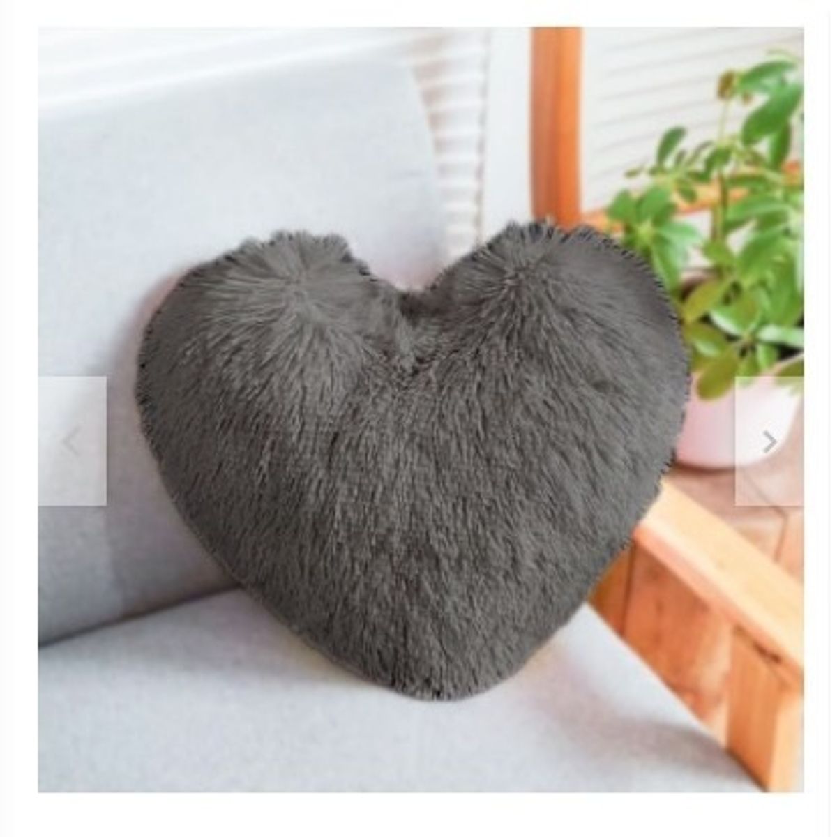 GENERICO - COJIN CORAZON PELO LARGO 35X35 plomo