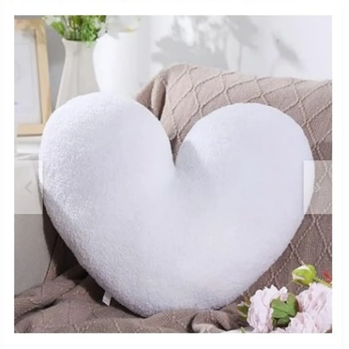 GENERICO - COJIN CORAZON PELO CORTO 35X35 BLANCO