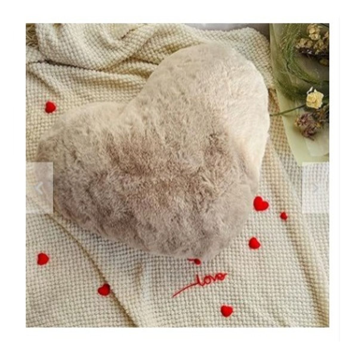 GENERICO - COJIN CORAZON PELO CORTO 35X35 beige