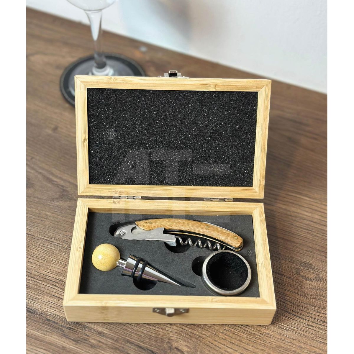 ATIPIC - Set de Vino Bambú 3 piezas