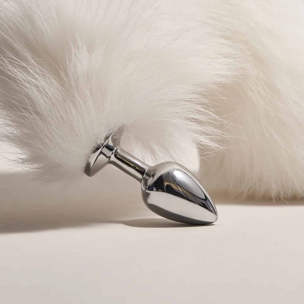 GENERICO - PLUG ANAL COLA BLANCO