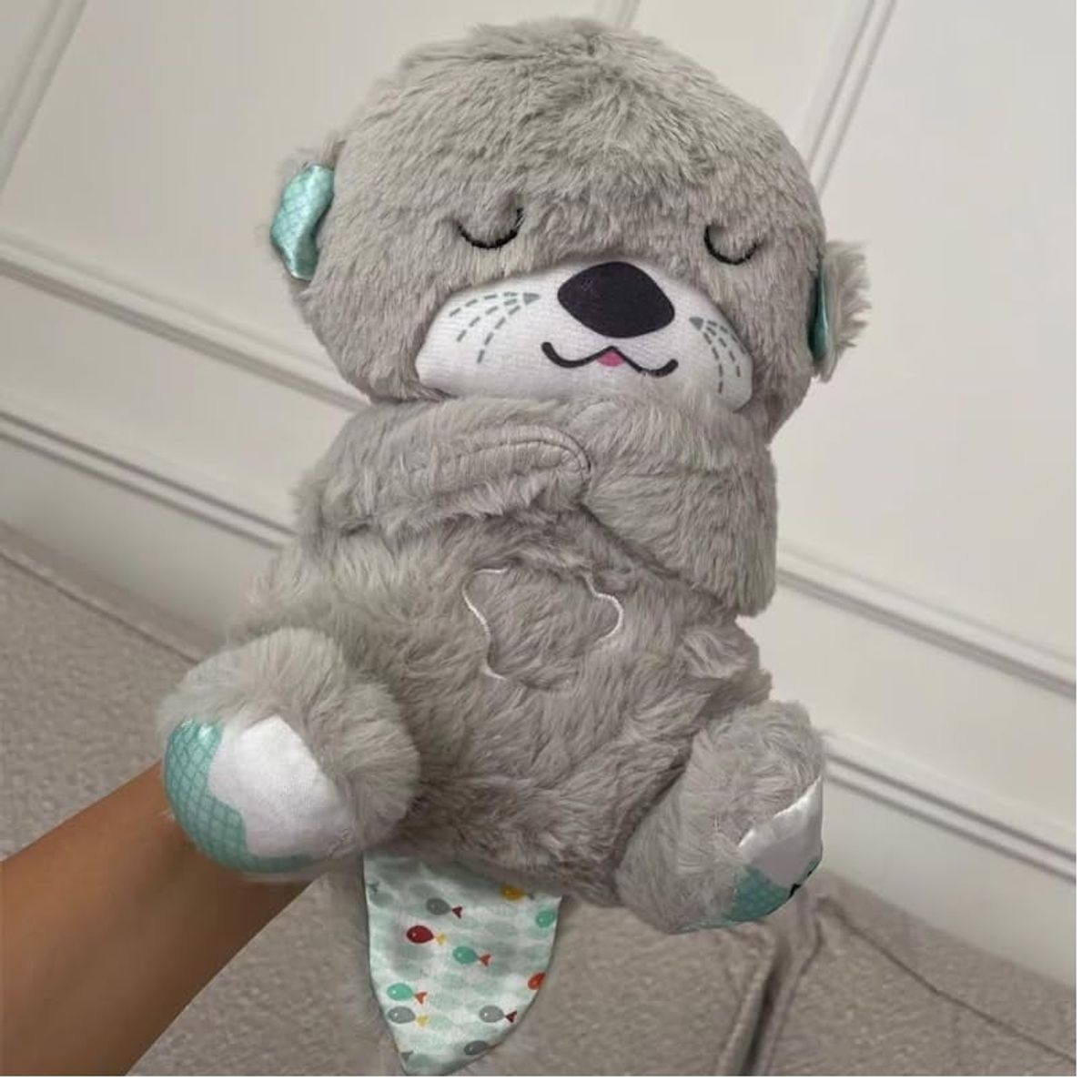 GENERICO - Peluche Nutria Musical Que Respira con Luces Color Gris