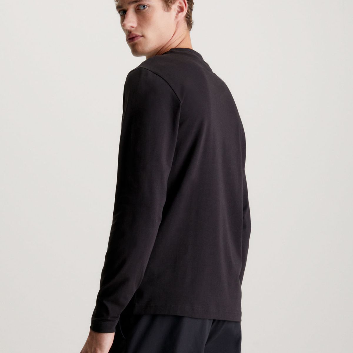 CALVIN KLEIN - CAMISETA LOGO MOCK NECK LS T-SHIRT CK